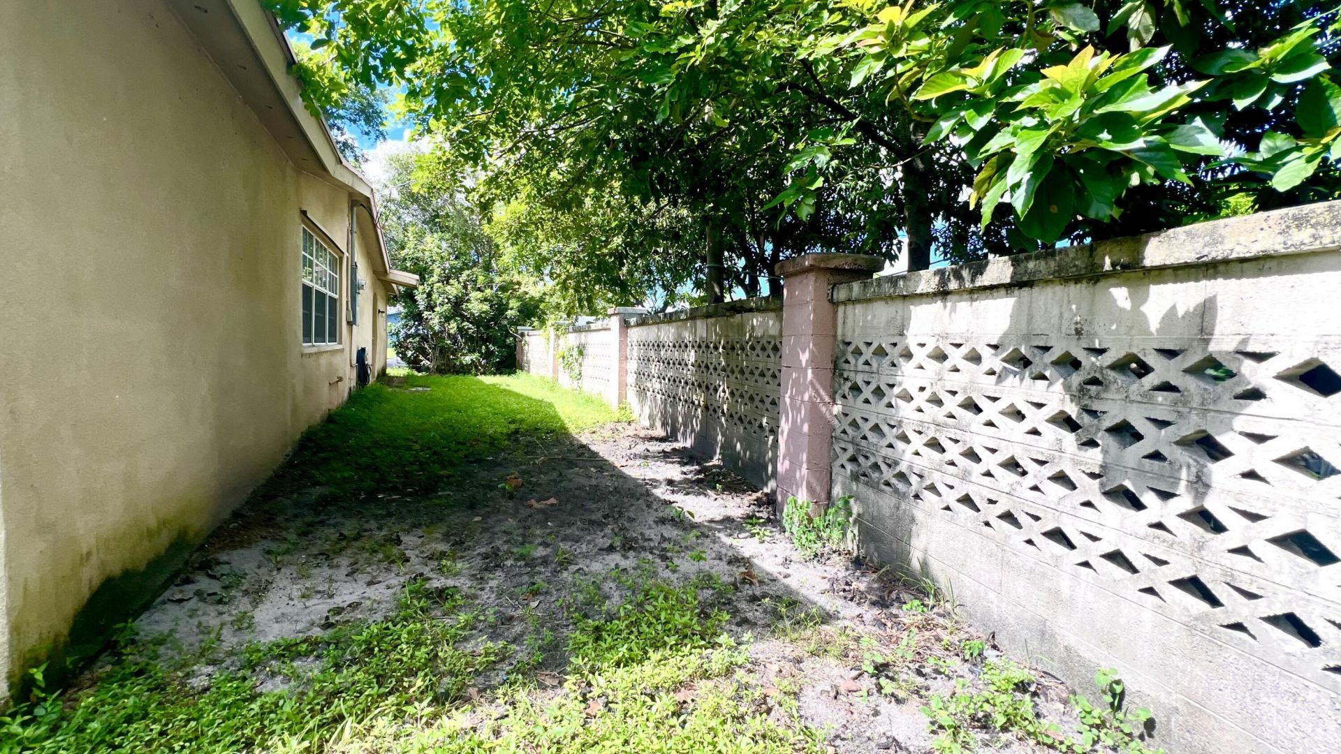 3999 NW 36th Street, Lauderdale Lakes, FL 33309 Photo