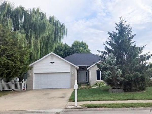 150 Falcon Drive, Highland, IL 62249