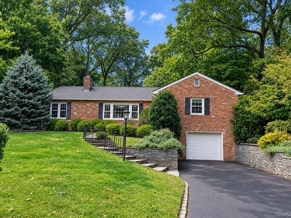 83 Christian Avenue, Stony Brook, NY 11790