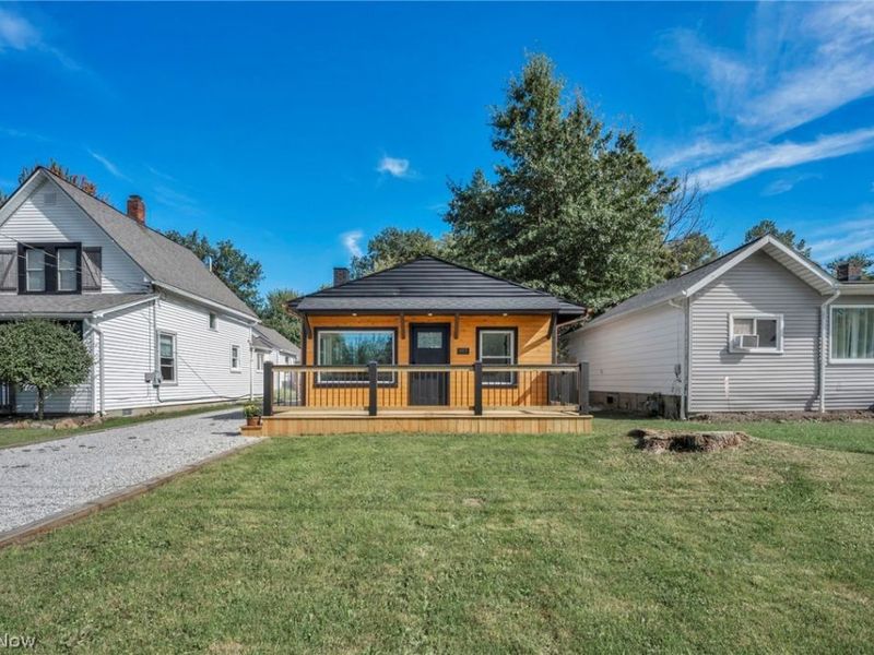 5857 Melody Lane, Mentor on the Lake, OH 44060 Photo 3