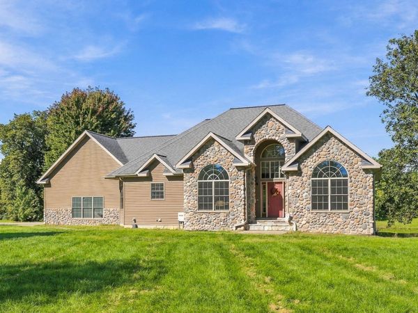 2631 Salem Road, Danville, IA 52623
