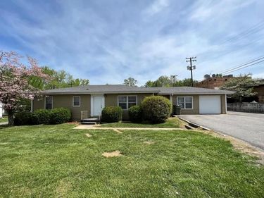 1604 E 9th Street, Hopkinsville, KY 42240