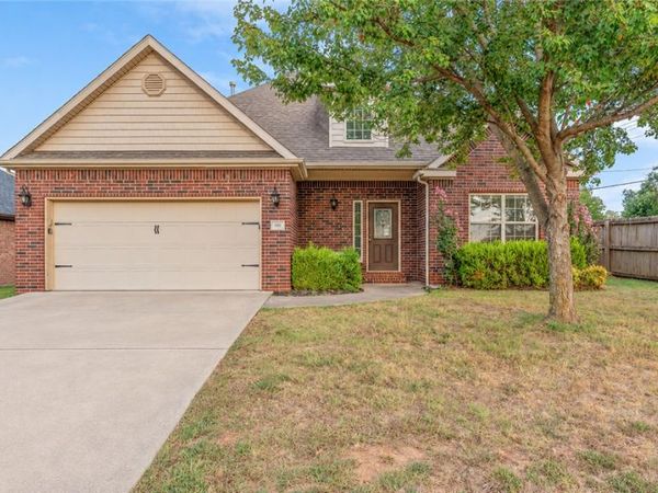 100 NE Chicory Lane , Bentonville, AR 72712