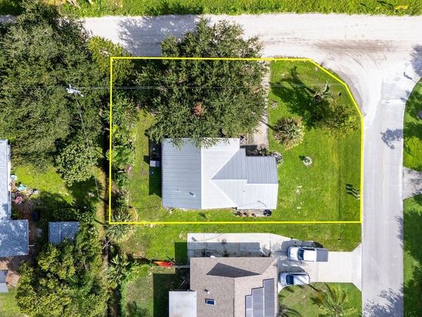 2585 85th Avenue, Vero Beach, FL 32966