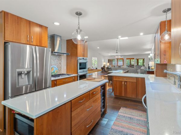 3709 Wabeek Lake Drive W, Bloomfield Hills, Mi 48302