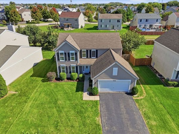 706 Silver Fox Drive , Joliet, IL 60431