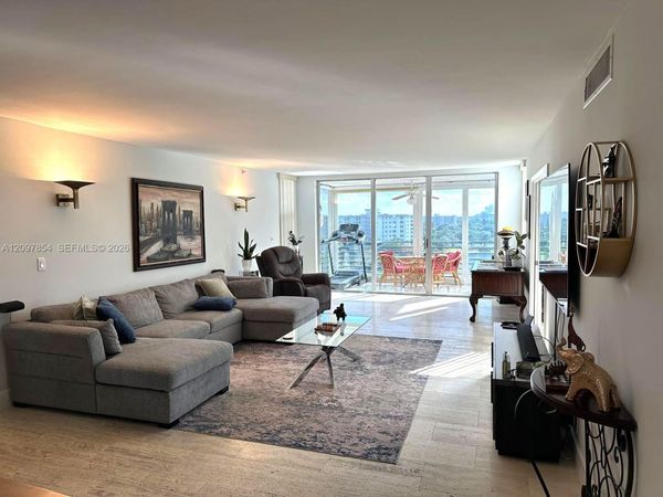 3095 N Course Dr , Unit 909, Pompano Beach, FL 33069