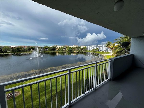 9357 Fontainebleau Blvd , Unit D304, Miami, FL 33172