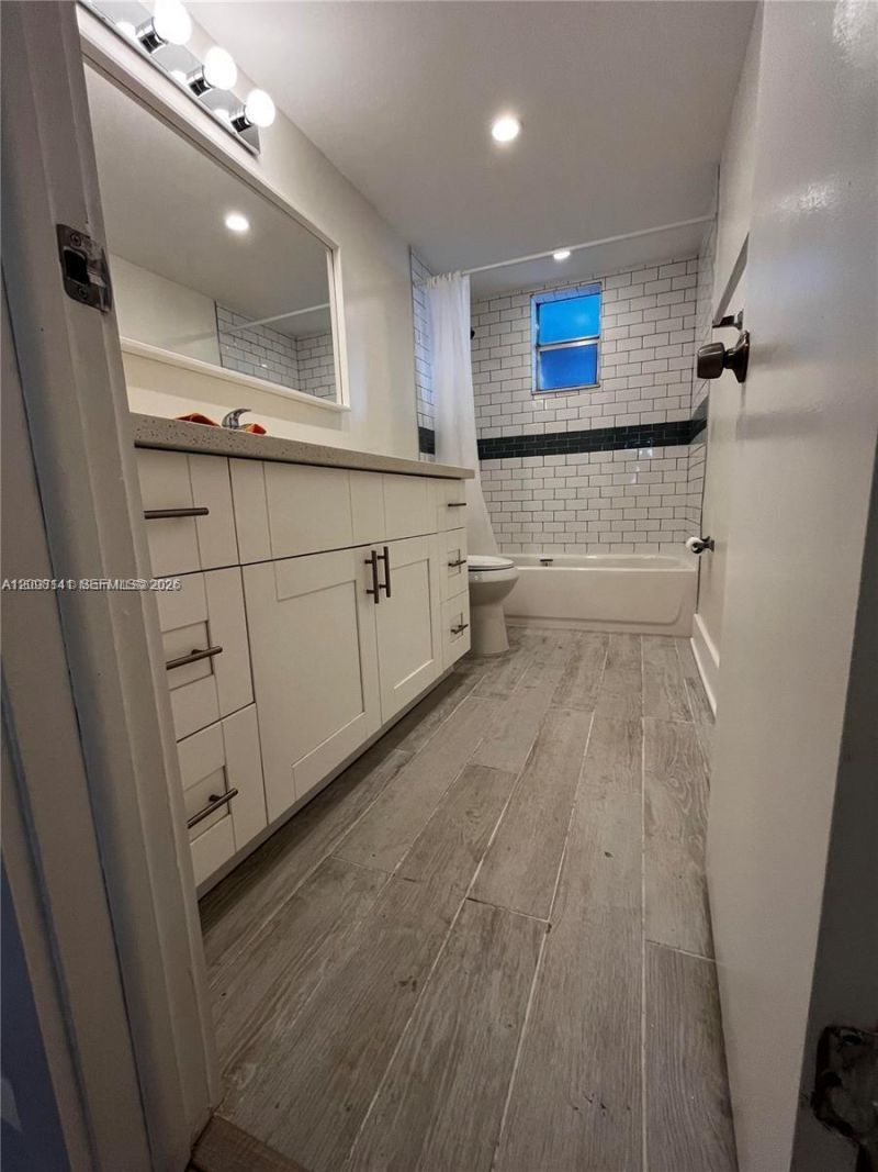 9357 Fontainebleau Blvd , Unit D304, Miami, FL 33172 Photo