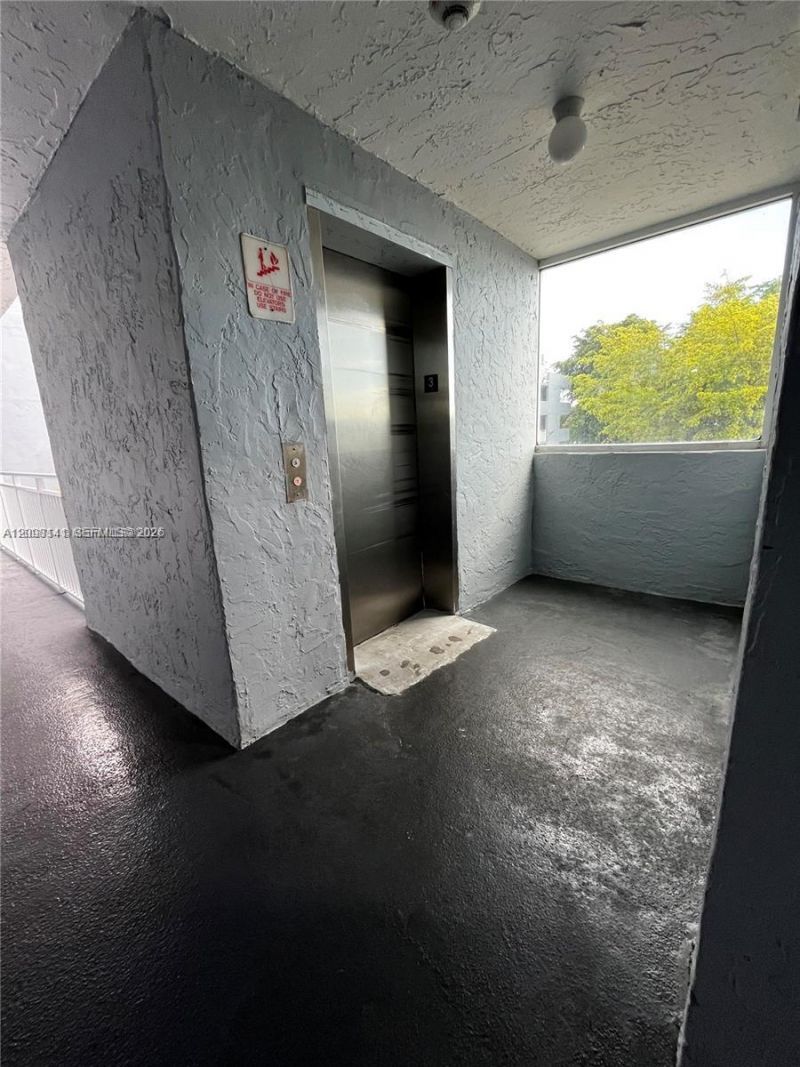 9357 Fontainebleau Blvd , Unit D304, Miami, FL 33172 Photo
