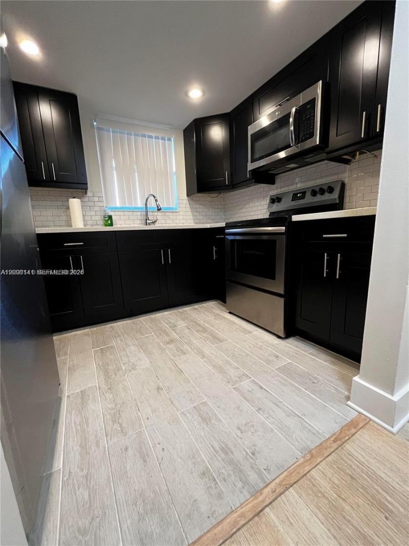 9357 Fontainebleau Blvd , Unit D304, Miami, FL 33172 Photo