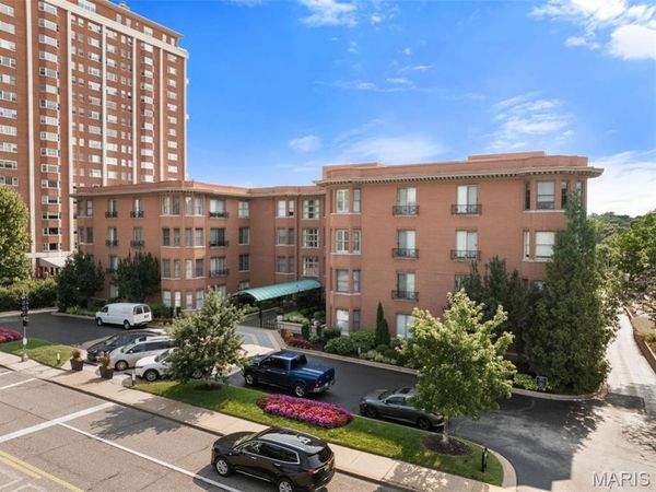 750 S Hanley Road , Unit 470, Clayton, MO 63105