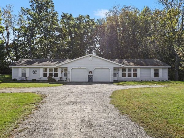 10437 Sunshine Drive, Delton, MI 49046