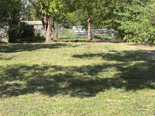 717 W Day Street, Denison, TX 75020