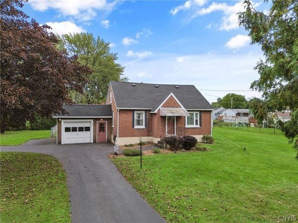 306 Tilden Dr , East Syracuse, NY 13057