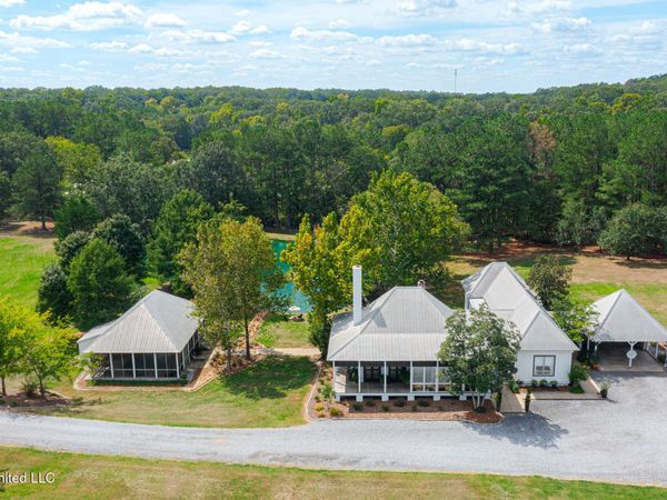 241 Highland Hills Lane, Flora, MS 39071
