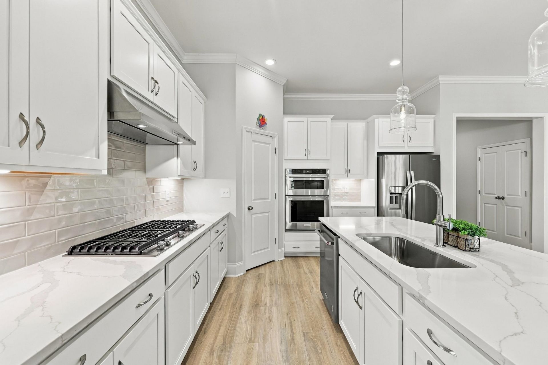 5038 Whitsett St. Photo 14