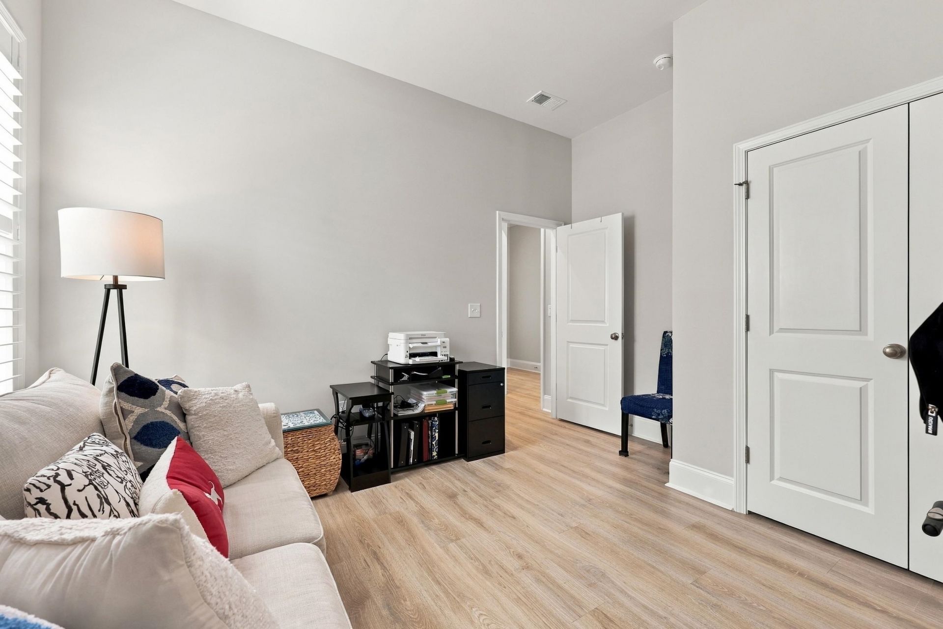 5038 Whitsett St. Photo 30