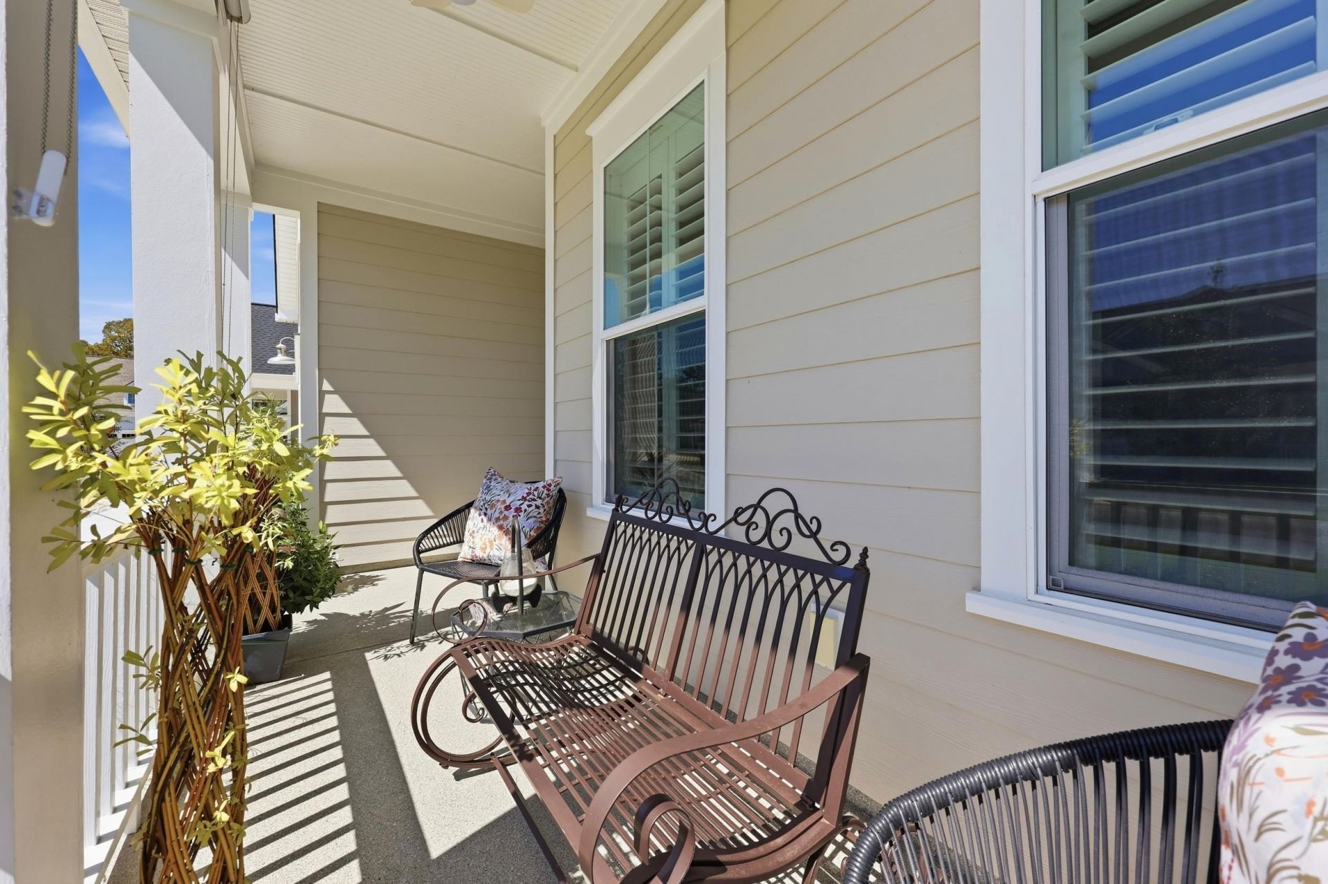 5038 Whitsett St. Photo 4