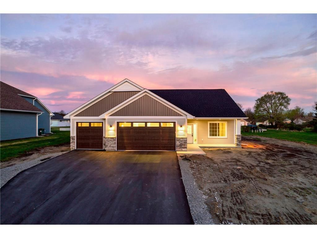 910 St James Circle, Litchfield, MN 55355 Main Photo