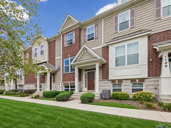 1196 Evergreen Avenue , Des Plaines, IL 60016