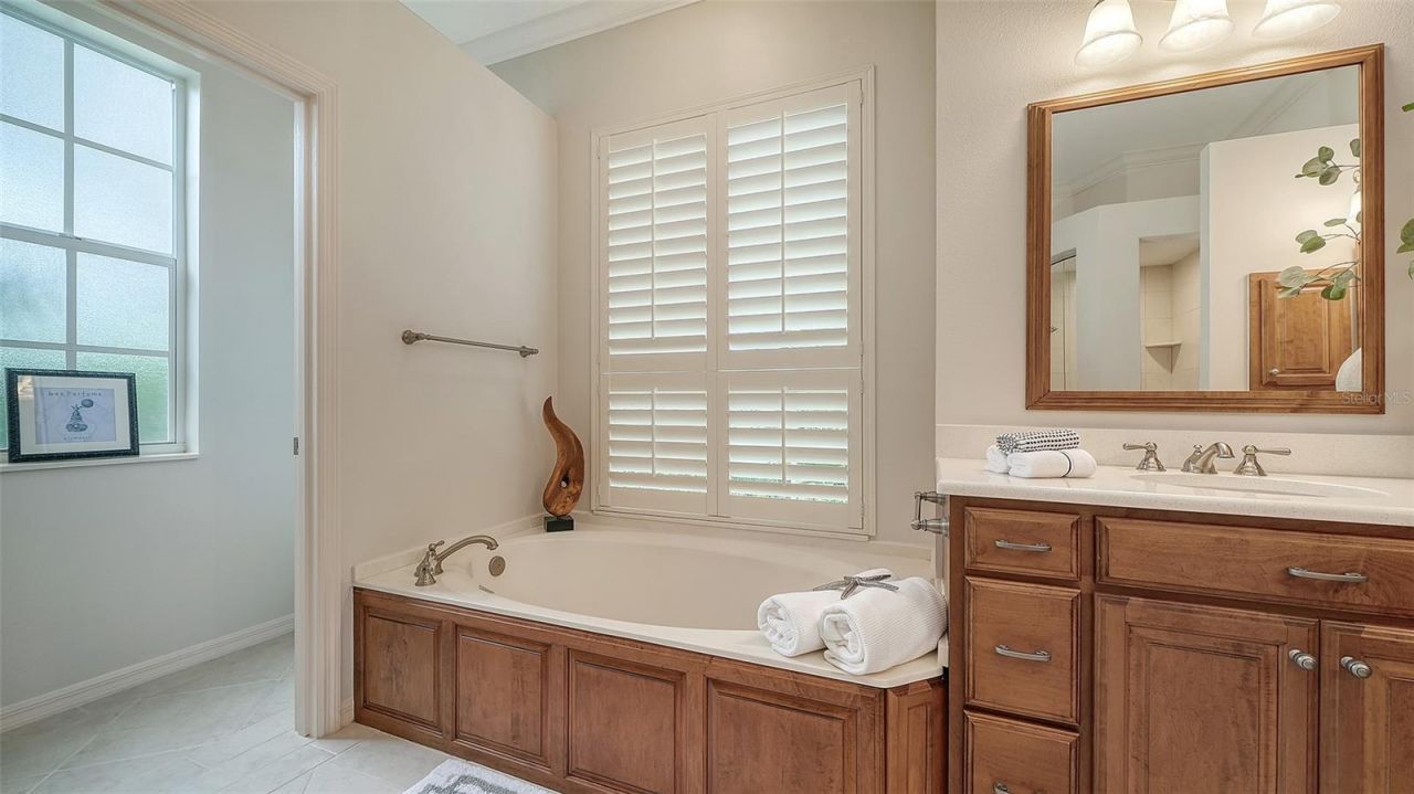 8105 Collingwood Court, University Park, FL 34201 Photo