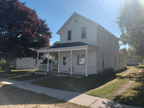 38 E Truckey ST, St. Ignace, MI 49781