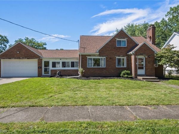 860 Meridian Street , Akron, OH 44310