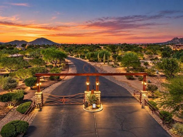 14038 E WINDSTONE Court, Unit 27, Scottsdale, AZ 85262