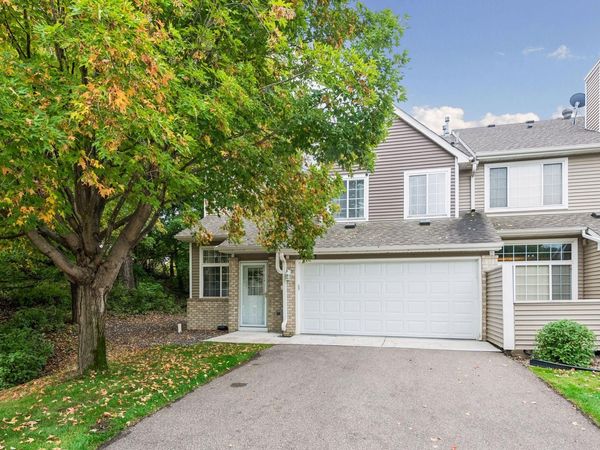 18185 Warbler Lane, Eden Prairie, MN 55346