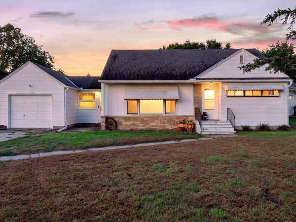 900 Park Street S, Fairfax, MN 55332