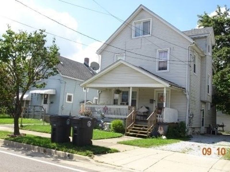 1296 Lakeshore Boulevard, Akron, OH 44301 Photo 2