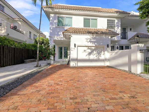 1812 NE 26TH Avenue, Fort Lauderdale, FL 33305