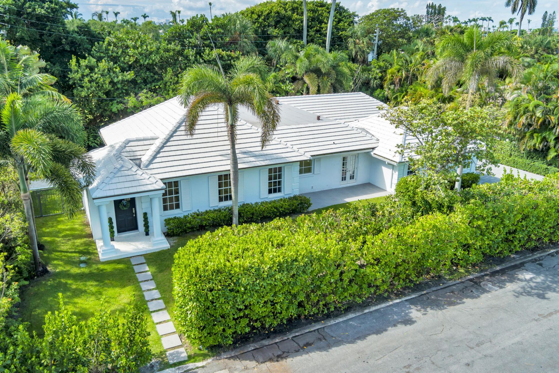 216 Bahama Lane, Palm Beach, FL 33480 Photo