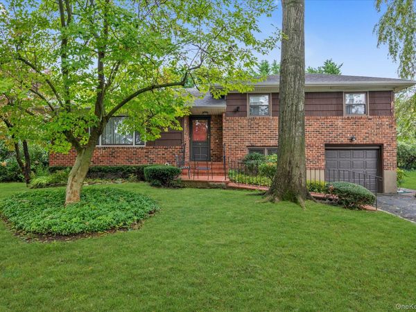 197 Birch Drive , Manhasset Hills, NY 11040