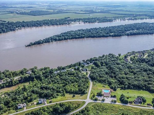 658 Quarry Road , Golden Eagle, IL 62036