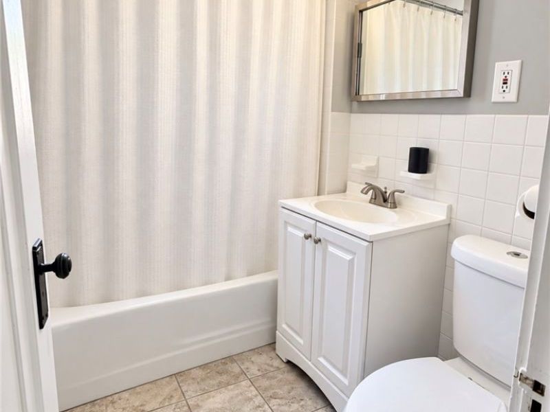 871 Lecona Road, Cleveland Heights, OH 44121 Photo 5