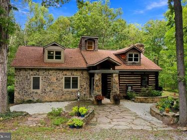 2280 FROGTOWN ROAD , BLUEMONT, VA 20135