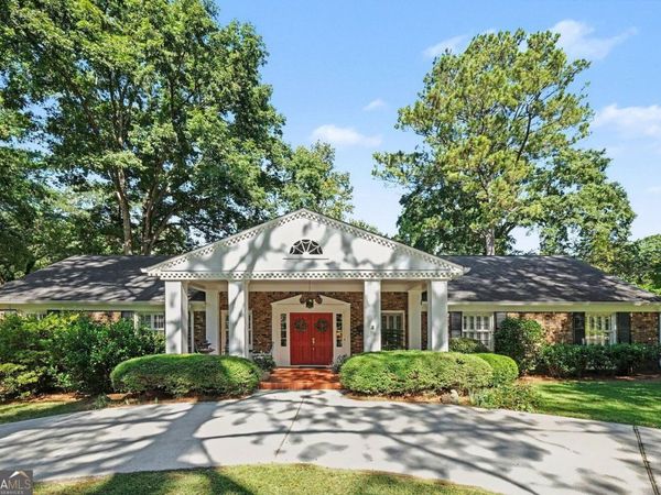 2 Lakeshore Plaza, Avondale Estates, GA 30002