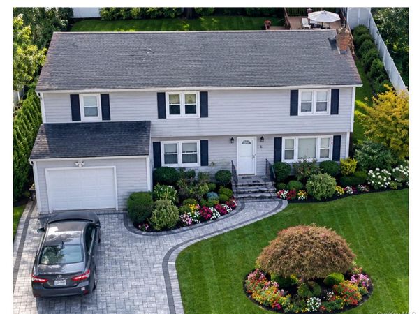 6 Bradford Road , Plainview, NY 11803