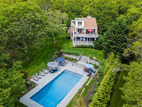 370 Old Canoe Place Road , Southampton, NY 11968