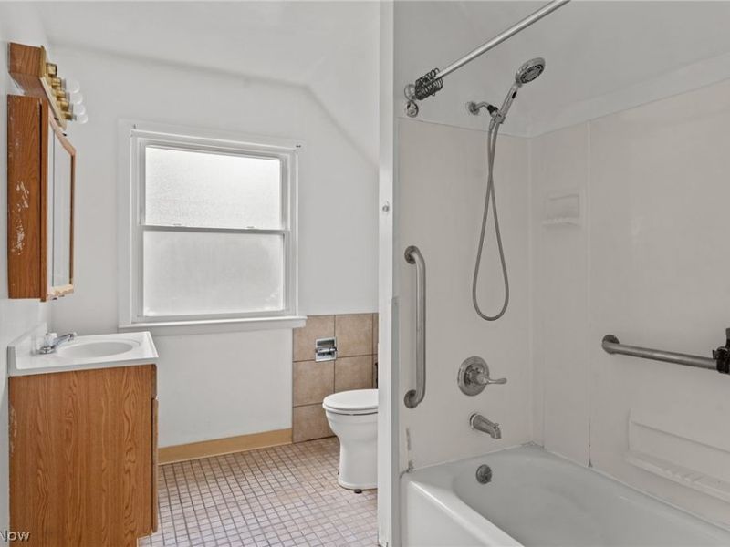 205 Center Road, Bedford, OH 44146 Photo 19