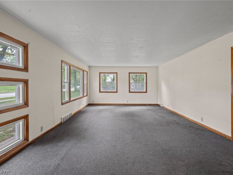205 Center Road, Bedford, OH 44146 Photo 2