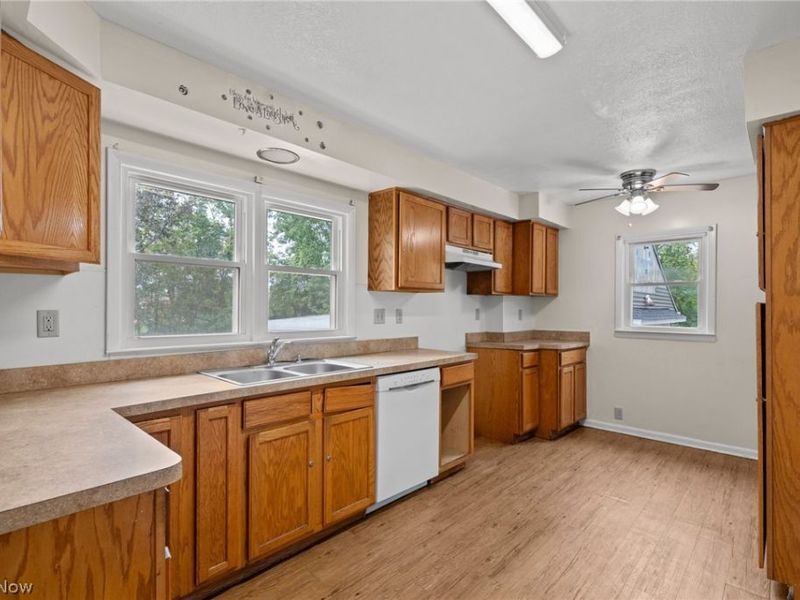205 Center Road, Bedford, OH 44146 Photo 9