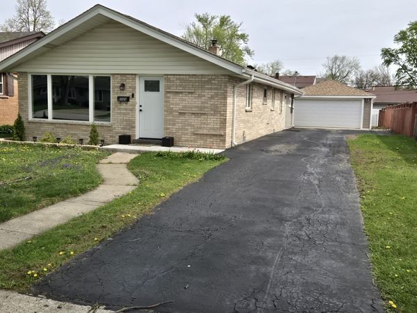 6024 Birmingham Street , Chicago Ridge, IL 60415