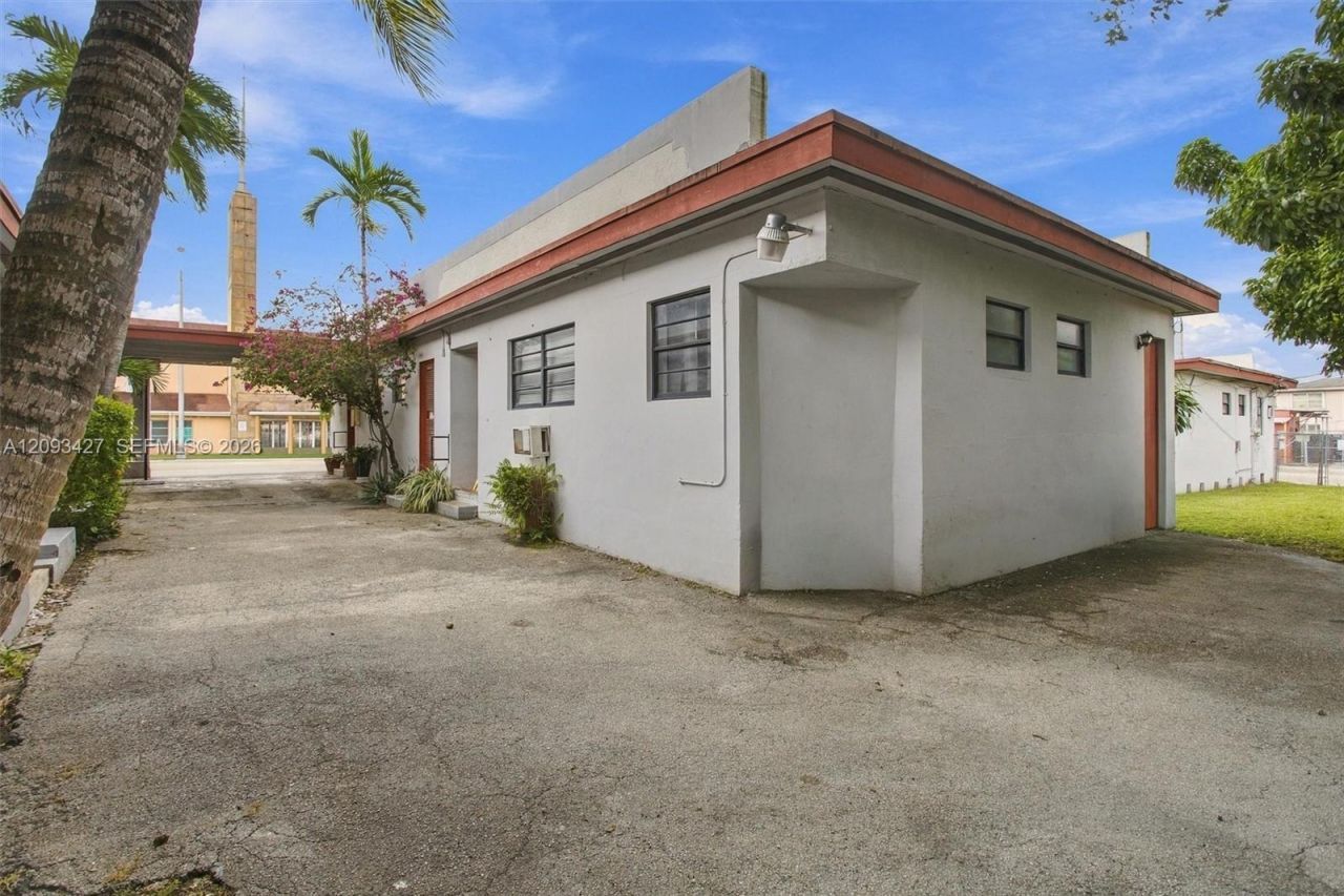 3301 W Flagler St, Miami, FL 33135 Photo