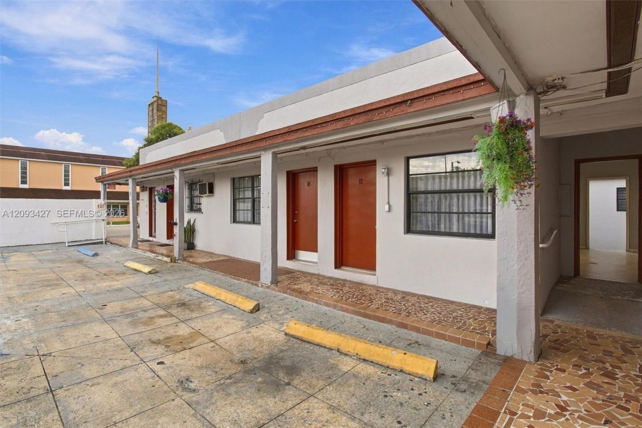 3301 W Flagler St, Miami, FL 33135 Photo