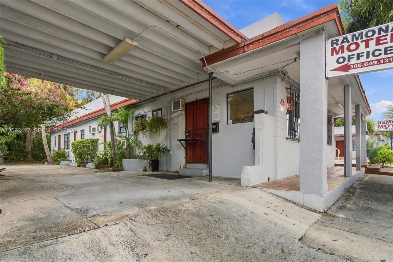 3301 W Flagler St, Miami, FL 33135 Photo