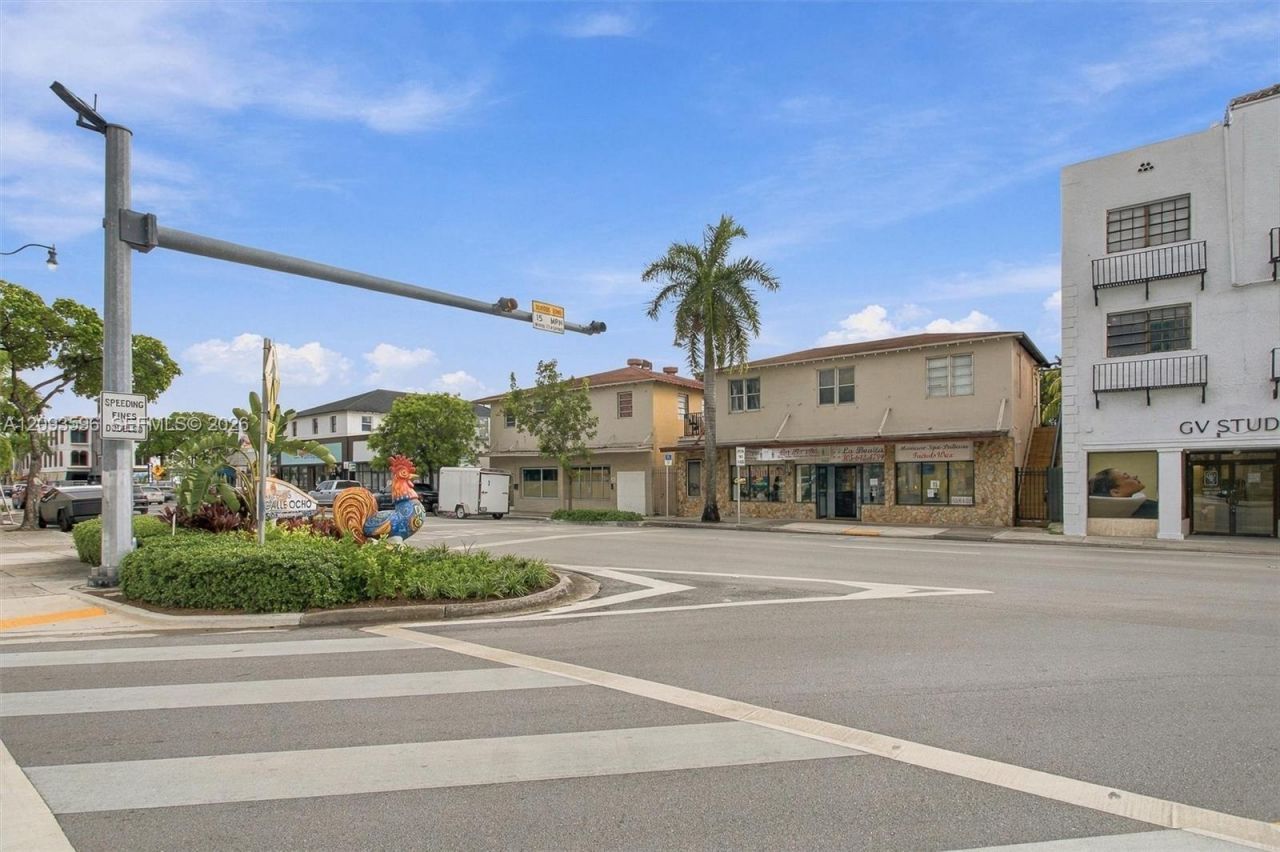 2554 SW 8th St , Miami, FL 33135 Photo