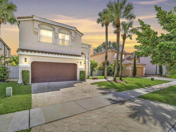 325 NW 158th Ln , Pembroke Pines, FL 33028